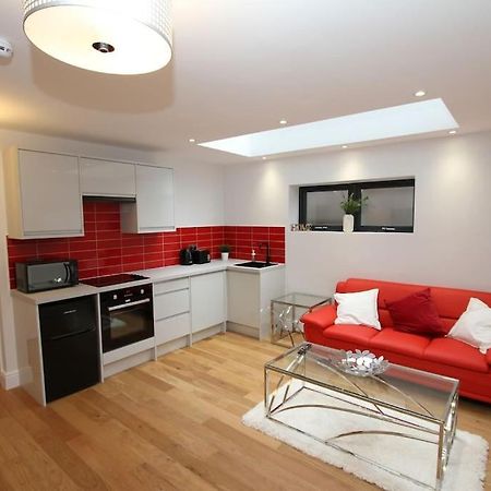 Lovely One Bed Apartment-Near All Transport-Village-Freeparking Londres Extérieur photo