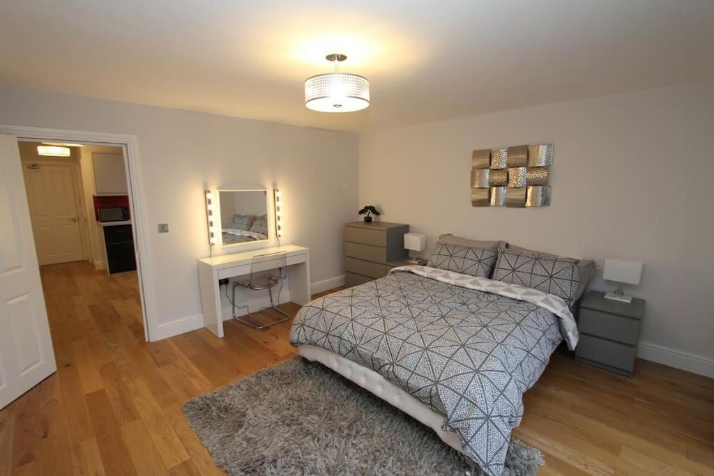 Lovely One Bed Apartment-Near All Transport-Village-Freeparking Londres Extérieur photo