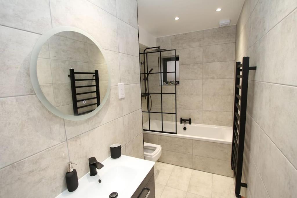 Lovely One Bed Apartment-Near All Transport-Village-Freeparking Londres Extérieur photo