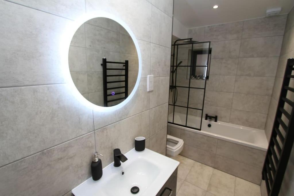 Lovely One Bed Apartment-Near All Transport-Village-Freeparking Londres Extérieur photo