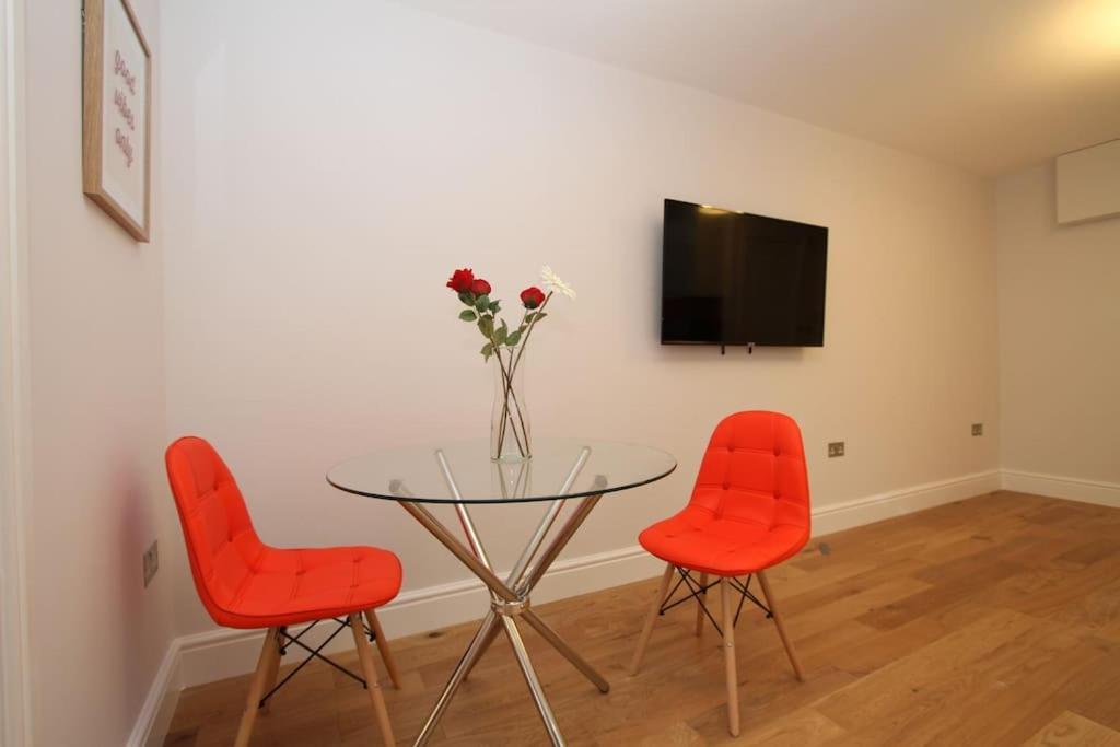 Lovely One Bed Apartment-Near All Transport-Village-Freeparking Londres Extérieur photo